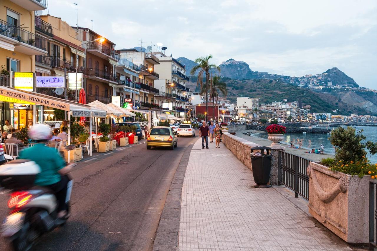 Le Tre More Giardini Naxos Exterior photo